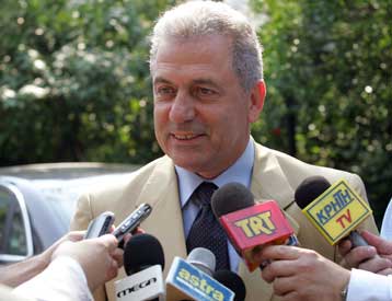 Αθεμελίωτες οι κατηγορίες του ΠΑΣΟΚ για σκάνδαλα στις προμήθειες, λέει ο Δ.Αβραμόπουλος