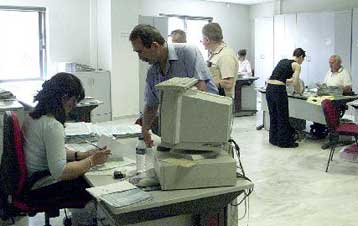 Μπαράζ ελέγχων από την Εφορία στις δηλώσεις αυτοπεραίωσης των μικρομεσαίων επιχειρήσεων