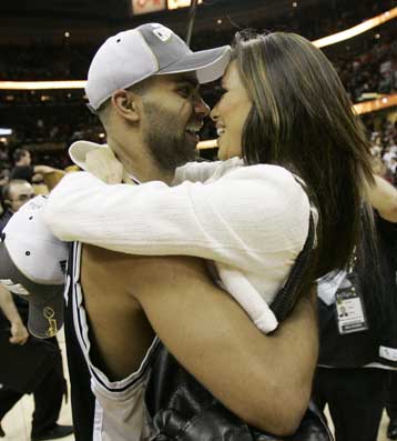 Πρωταθλητές ΝΒΑ με «sweep» οι Σπερς μετά το 83-82 μέσα στο Κλίβελαντ