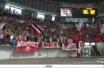 Κόσμια συμπεριφορά ζητούν από τους οπαδούς τους οι «ερυθρόλευκοι» για τον 4ο τελικό