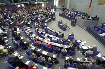 Νέος νόμος θέτει αυστηρές προϋποθέσεις για την παραμονή των μεταναστών στη Γερμανία