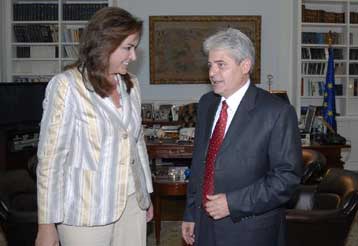 Η ένταξη στις ευρωατλαντικές δομές δεν είναι αυτόματη, υπενθυμίζει στα Σκόπια η ΥΠΕΞ