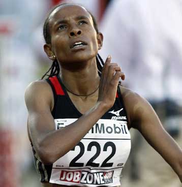 Νέο παγκόσμιο ρεκόρ από τη Μεσερέτ Ντεφάρ στα 5.000 μέτρα