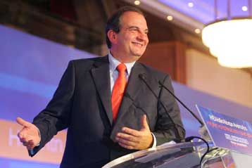 Ομιλία Καραμανλή στο Ηράκλειο με επίθεση στους «δεσμώτες της συντήρησης»