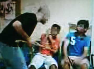 Σε εξέλιξη οι έρευνες για το βασανισμό μεταναστών στο Αστυνομικό Τμήμα Ομόνοιας