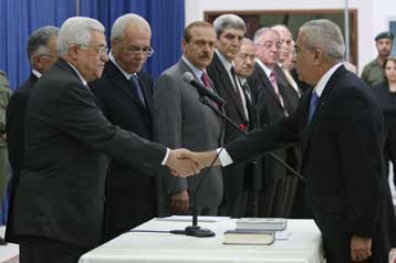 Νέα κυβέρνηση διόρισε ο Μαχμούντ Αμπάς – Για πραξικόπημα κάνει λόγο η Χαμάς