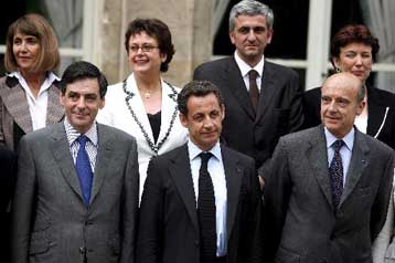 Ανετη επικράτηση για το UMP του Νικολά Σαρκοζί στις γαλλικές βουλευτικές εκλογές