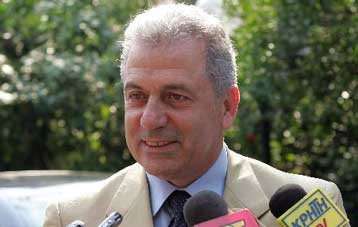 Εκλογές το συντομότερο δυνατό ζητεί ο Δημήτρης Αβραμόπουλος