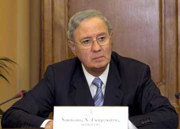 Αποστάσεις Γκαργκάνα από τις δηλώσεις Αλογοσκούφη περί «ανίδεων διοικήσεων»