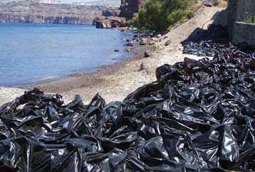 Υψηλότατο πρόστιμο στην εταιρεία του Sea Diamond για τη ρύπανση στην Καλντέρα