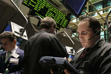 Απώλειες στα ευρωπαϊκά χρηματιστήρια και τη Γουόλ Στριτ