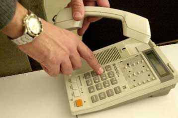 Στη σταθερή τηλεφωνία με ελκυστικά πακέτα υπηρεσιών επεκτείνονται οι εταιρείες κινητής