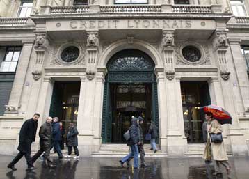 Αναίμακτα έληξε η υπόθεση ομηρείας σε υποκατάστημα τράπεζας σε προάστιο του Παρισιού