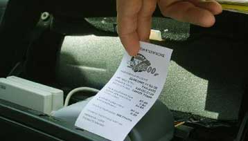 Το μέτρο της έκπτωσης φόρου για τις αποδείξεις επαναφέρει η κυβέρνηση