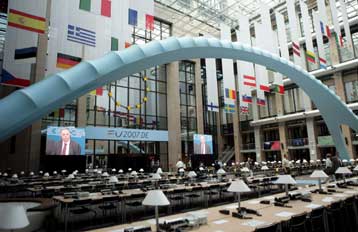 «Ώρα μηδέν» για τη Συνθήκη στη Σύνοδο Κορυφής της ΕΕ