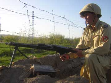 Τουλάχιστον 32 άτομα σκοτώθηκαν στο Πακιστάν από επίθεση βλημάτων