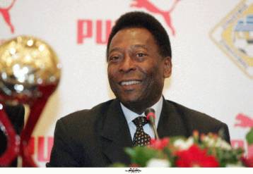 Θύμα… ακρωτηριασμού το άγαλμα του Πελέ στην πόλη Σαλβαδόρ της Βραζιλίας