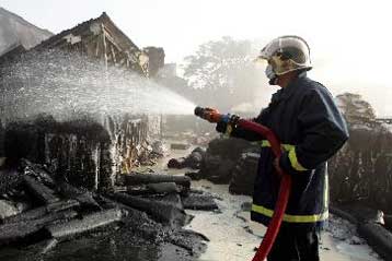 Αποπνικτική ατμόσφαιρα στα νότια προάστια εξαιτίας πυρκαγιάς την Τρίτη