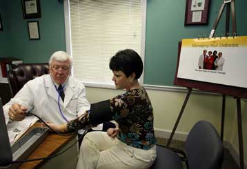 Πιο ύπουλος ο καρκίνος του μαστού για τις γυναίκες με λίγες συγγενείς