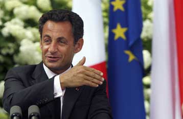 Εξηγήσεις για τη «ζαλάδα» στη συνέντευξη Τύπου έδωσε ο Νικολά Σαρκοζί