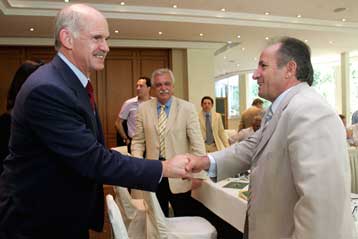 Επίθεση Παπανδρέου στην κυβέρνηση για «υπόθαλψη της διαφθοράς»