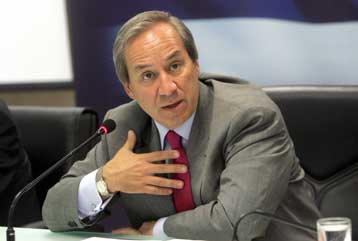 Παρά την πρόοδο, διαρθρωτικές αδυναμίες παραμένουν, λέει ο Γ.Αλογοσκούφης