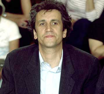 Με εγκαύματα στο 25% του σώματός του νοσηλεύεται στο ΚΑΤ ο Λιβέρης Ανδρίτσος