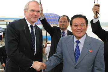 Ικανοποιημένος αναχώρησε ο απεσταλμένος των ΗΠΑ από τη Βόρειο Κορέα