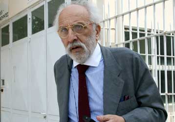 Ελεύθερος με περιοριστικούς όρους ο Αλ.Λυκουρέζος για τα οικοπέδα στη Γλυφάδα