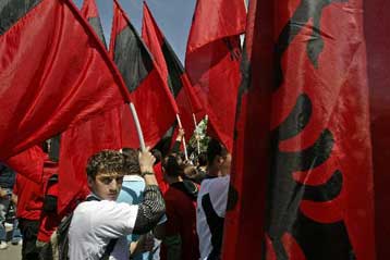 «Όχι» σε μονομερή ανακήρυξη ανεξαρτησίας λέει η ΕΕ στους Αλβανούς του Κοσόβου