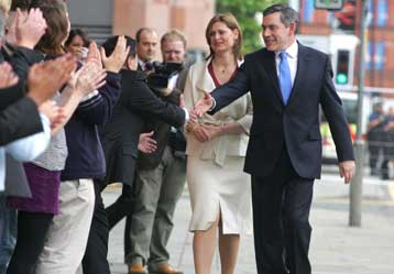 Στο τιμόνι των Βρετανών Εργατικών ο Γκόρντον Μπράουν