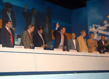 Την καθιέρωση κατώτατης σύνταξης ανακοίνωσε ο Κ.Καραμανλής