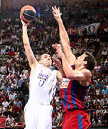 Η Ρεάλ Μαδρίτης πήρε τον τίτλο της πρωταθλήτρια από την Μπαρτσελόνα και στο μπάσκετ