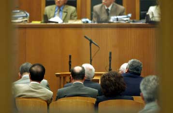 Επανάληψη της δίκης για την υπόθεση της ΔΕΚΑ με «βροχή» ενστάσεων