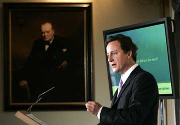 Πρόωρες εκλογές ζητούν από τον Γκόρντον Μπράουν οι Συντηρητικοί