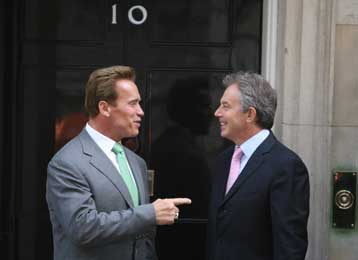 Ο Σβαρτσενέγκερ ο τελευταίος ξένος επίσημος που βλέπει τον Μπλερ ως πρωθυπουργό