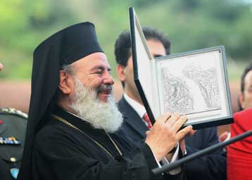 Βγήκε από την εντατική ο αρχιεπίσκοπος Χριστόδουλος