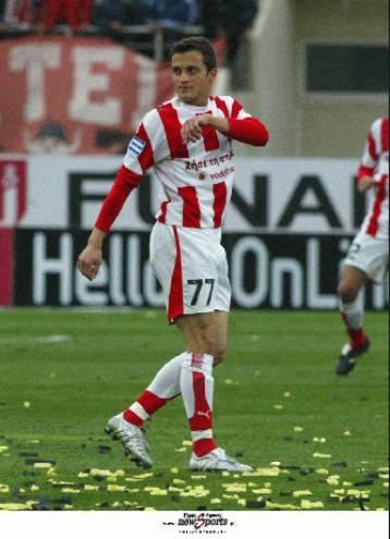 Ενδιαφέρον από ΑΕΚ και Καϊζερσλάουτερν για τον Χάρη Παππά