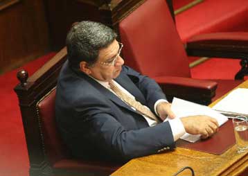 Ψηφίστηκε η τροπολογία για την επιστροφή των τόκων στα Ταμεία