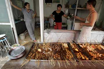 Επικίνδυνες βιομηχανίες τροφίμων σφραγίζονται μαζικά στην Κίνα