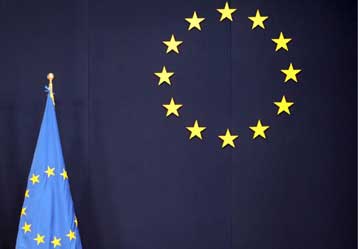 Στο Ευρωπαϊκό Δικαστήριο προσφεύγει η Κομισιόν για το επάγγελμα του συμβολαιογράφου