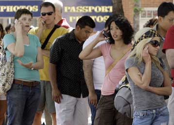 «Φλερτάρει» με την Αριστερά η νέα γενιά Αμερικανών, σύμφωνα με έρευνα