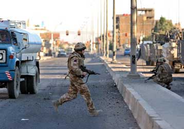 Δεκάδες νεκροί σε βομβιστική επίθεση στη Βαγδάτη –  Απώλειες για το βρετανικό στρατό