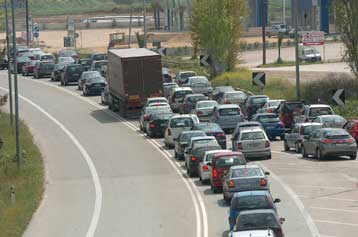 Υπογράφηκε η σύμβαση για το τμήμα της ΠΑΘΕ από τον Μαλιακό μέχρι την Ημαθία
