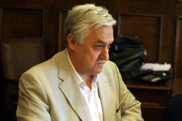 Αμείωτη συνεχίζεται η πολιτική διαμάχη μεταξύ του υπουργείου Δικαιοσύνης και του ΠΑΣΟΚ