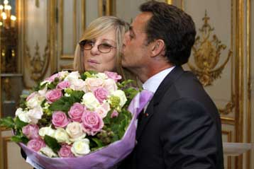 Με το παράσημο της Λεγεώνας της Τιμής τιμήθηκε από τον Σαρκοζί η Μπ.Στρέιζαντ
