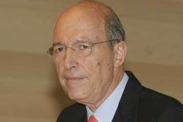 Εκλογές τον Σεπτέμβριο προβλέπει και ο τέως πρωθυπουργός Κώστας Σημίτης