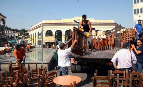 Συμμάζεμα στα τραπεζοκαθίσματα ξεκινά ο Δήμος Αθηναίων