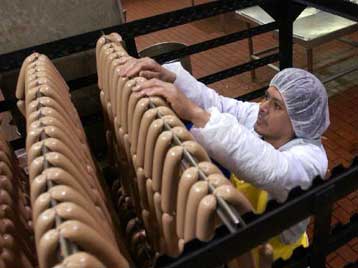 Στην κατανάλωση μέχρι εξάντλησης αποθεμάτων τα προϊόντα κρέατος με χρωστική Ε128