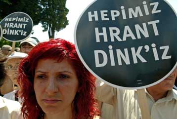 Αρχισε η δίκη για τη δολοφονία του Αρμένιου δημοσιογράφου Χραντ Ντινκ